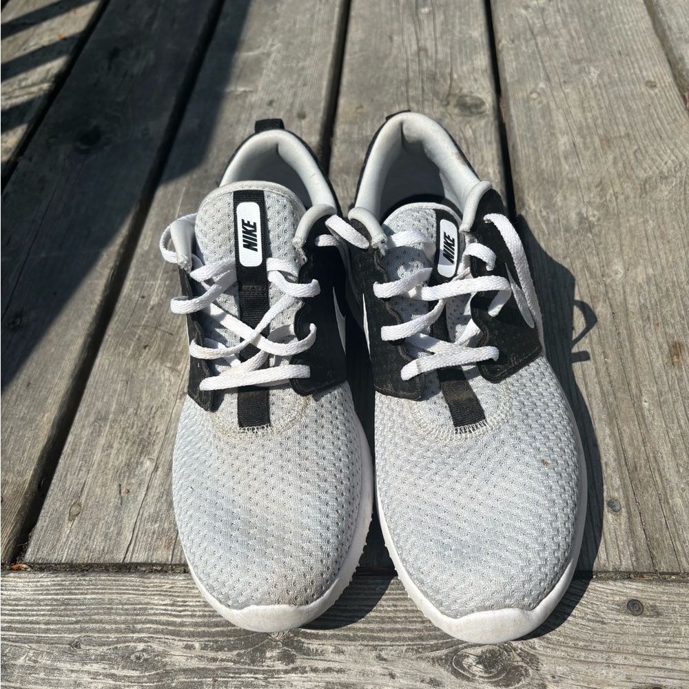 Men’s Nike Spikeless golf shoes